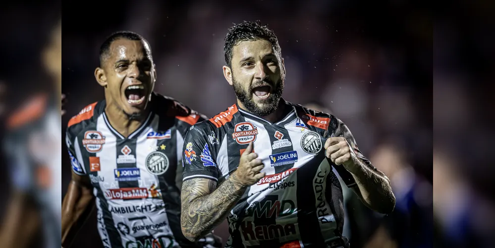 Jogo acontece na Arena da Baixada, em Curitiba, às 20h