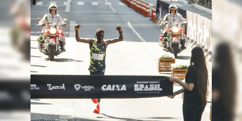 Queniano Wilson Too chega na primeira posição na disputa da 99ª Corrida Internacional da São Silvestre