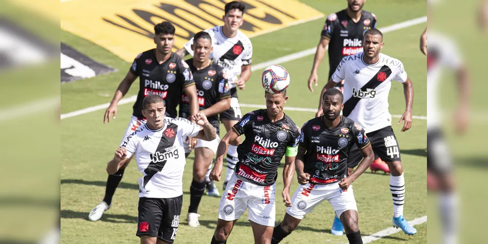 Equipes se enfrentam a partir das 16h