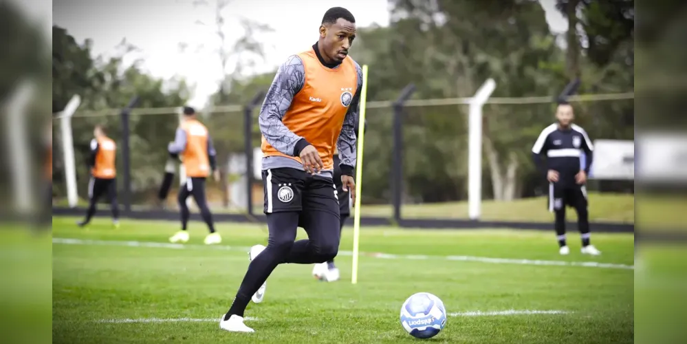 Zagueiro participou do título do Campeonato Paranaense de 2025