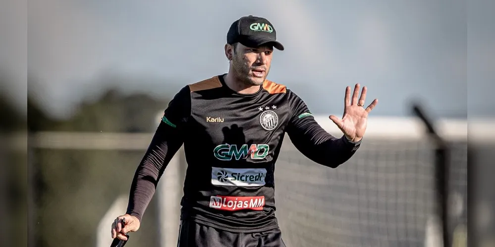 Técnico conquistou o Campeonato Paranaense de 2025 com o 'Fantasma'