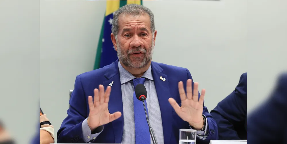 Carlos Lupi é presidente nacional do PDT