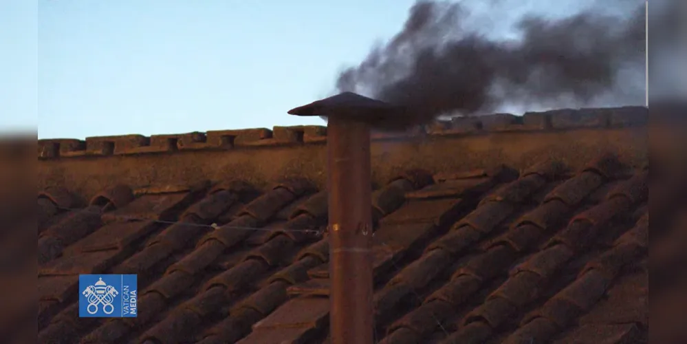 conclave para eleger o sucessor do Papa Francisco continua nesta quinta-feira (8)