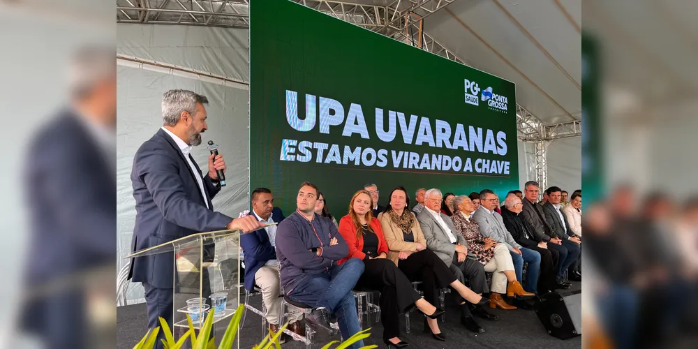 Fabio Oliveira discursa durante solenidade de inauguração da UPA Uvaranas
