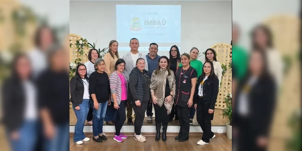 A prefeita participou da cerimônia de entrega dos uniformes.