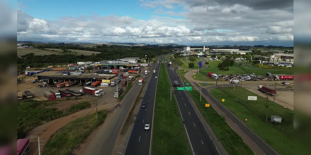 Parte do trecho urbano da BR-376, em Ponta Grossa