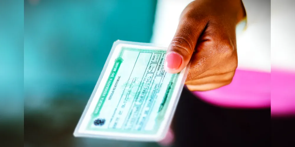 Em todo o Paraná, são 328.847 pessoas que terão o título cancelado