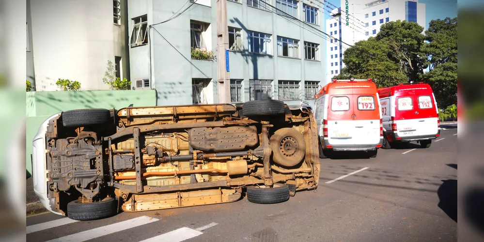 Acidente aconteceu no cruzamento das ruas Ricardo Lustosa Ribas e Coronel Dulcídio