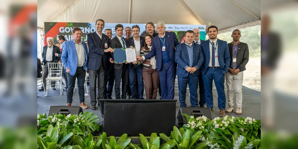 A estimativa é de que cerca de 240 mil pessoas sejam beneficiadas com a instalação das placas fotovoltaicas
