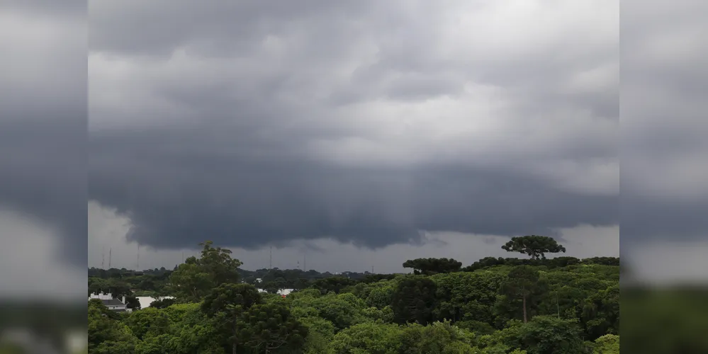 Defesa Civil alerta para temporais no Paraná e reforça apoio aos municípios