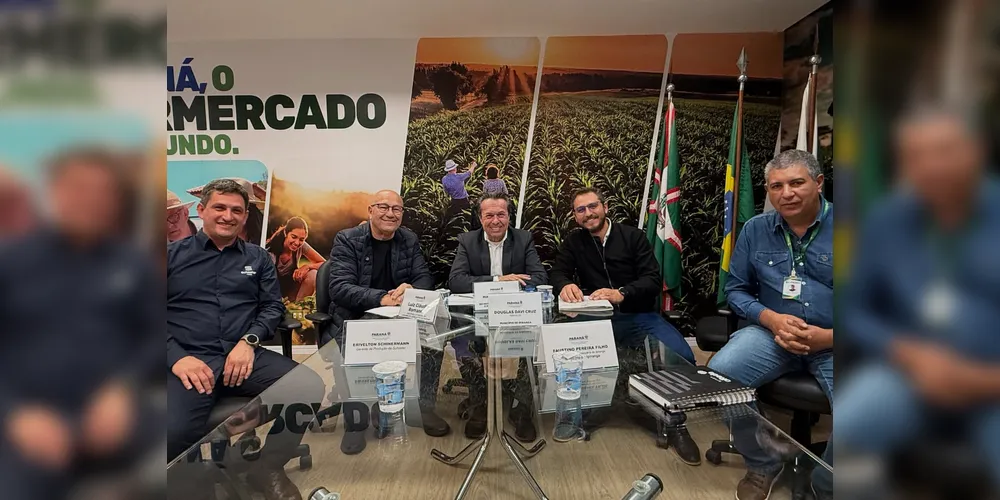 Lideranças estaduais e municipais estiveram reunidas nessa segunda-feira (14).