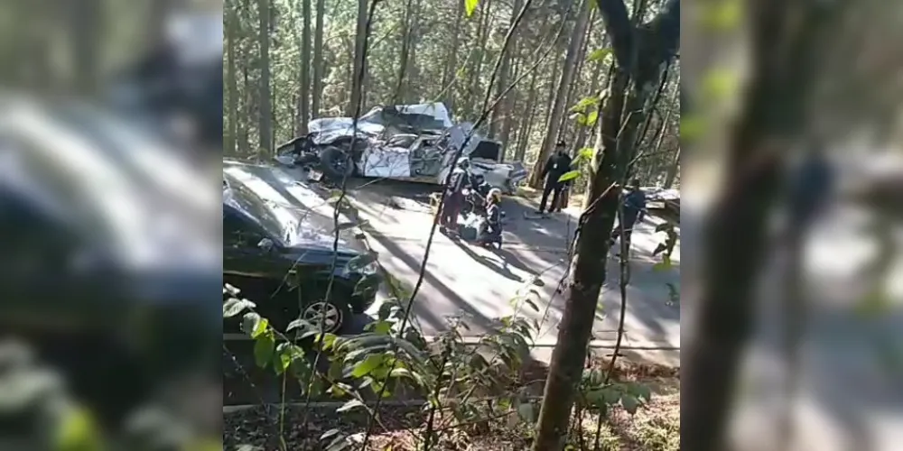 A colisão resultou em três pessoas feridas, uma em estado grave
