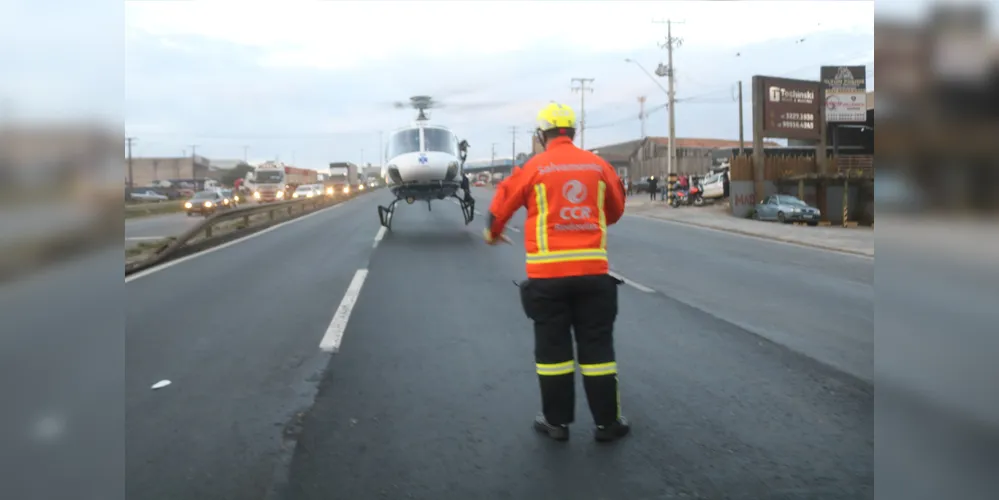 Equipes da concessionária, do SAMU e do Corpo de Bombeiros socorreram 14 vítimas leves e duas moderadas