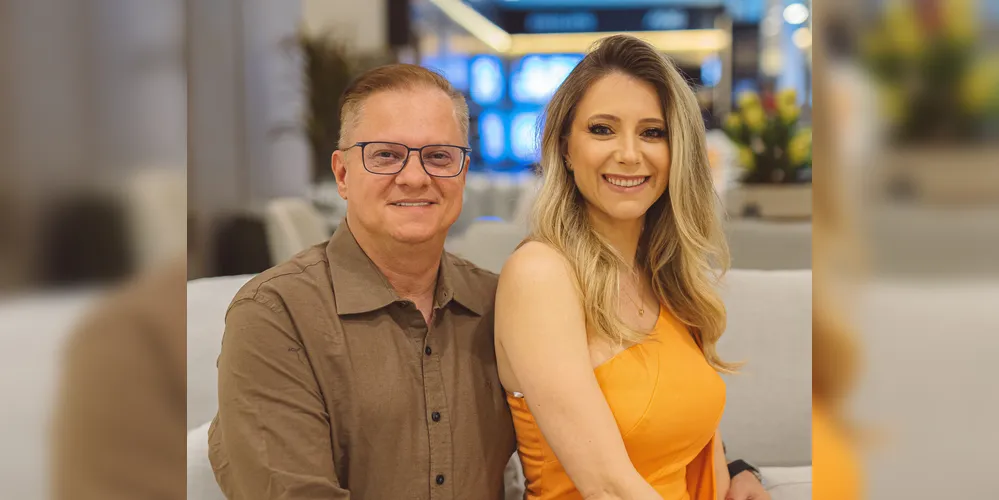 O respeitado oftalmologista Gianmarco Penteado celebrou, na última quarta-feira (20), mais um ano de vida, recebendo votos calorosos de familiares e amigos. Ao lado de sua esposa, Monia Graziela Barreta Penteado, Gianmarco brinda não apenas à vida, mas também às conquistas que a jornada lhe reserva. Da Coluna RC, votos de felicidade, realizações e saúde