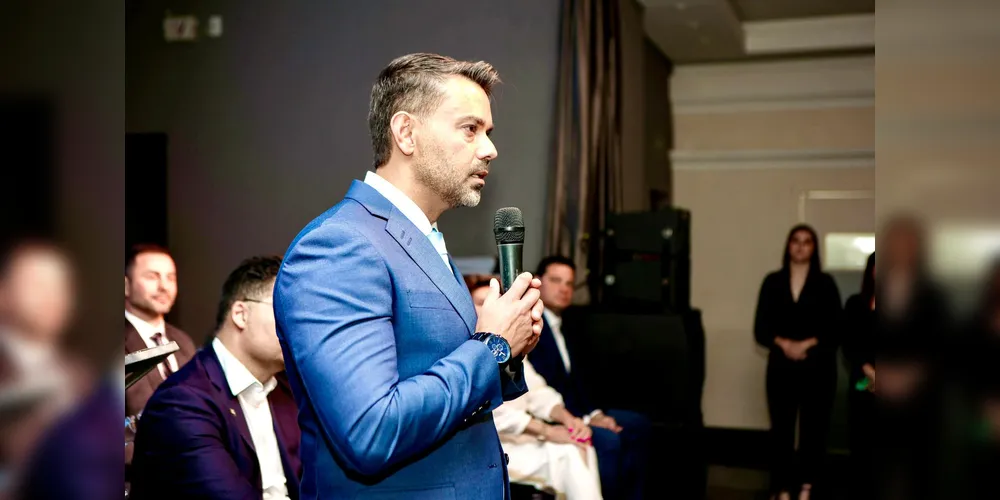 Eloir Rodrigues, diretor do Grupo aRede, compartilha detalhes da revista Ponta Grossa Competitiva, que chega a sua 15ª edição.