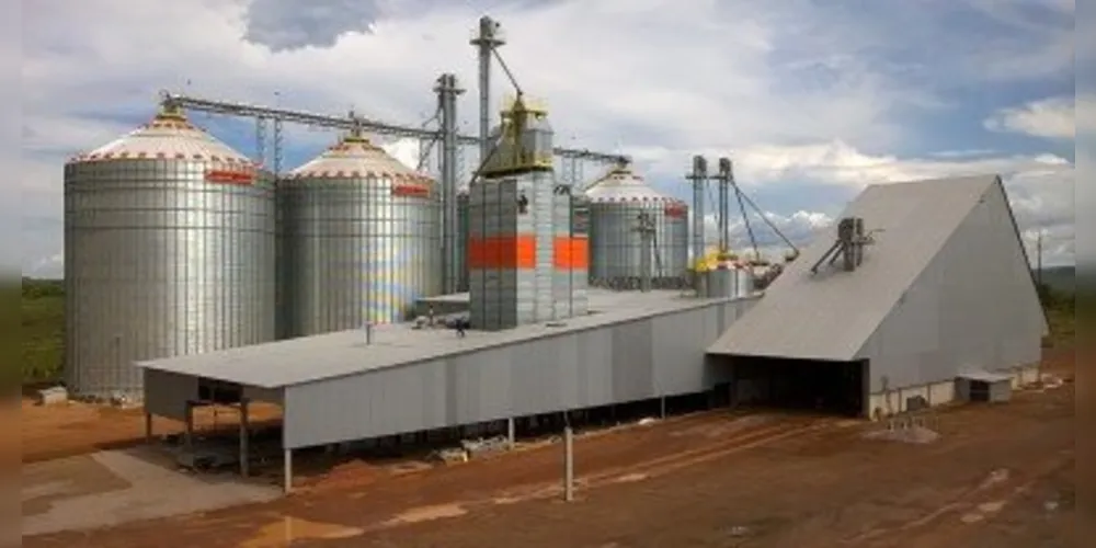 No momento o local recebeu quatro silos para a armazenagem de grãos